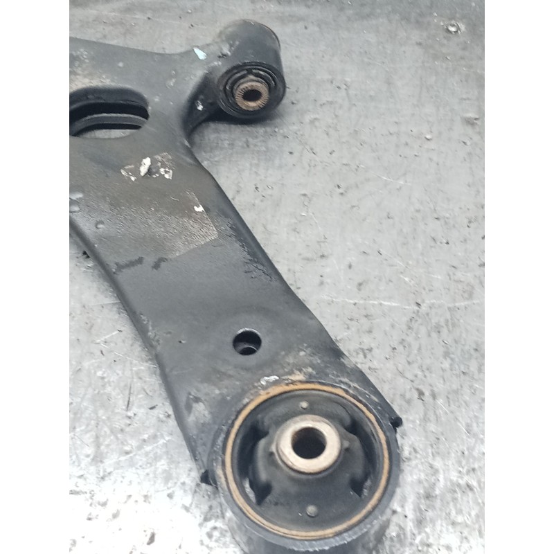 Recambio de brazo suspension inferior delantero izquierdo para kia sportage iii (sl) 1.6 gdi referencia OEM IAM   