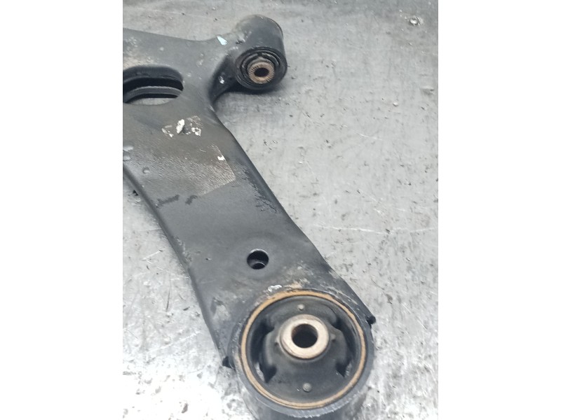 Recambio de brazo suspension inferior delantero izquierdo para kia sportage iii (sl) 1.6 gdi referencia OEM IAM   