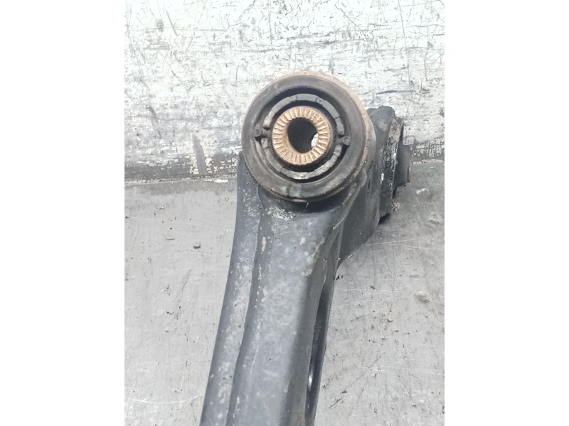 Recambio de brazo suspension inferior delantero izquierdo para kia sportage iii (sl) 1.6 gdi referencia OEM IAM   