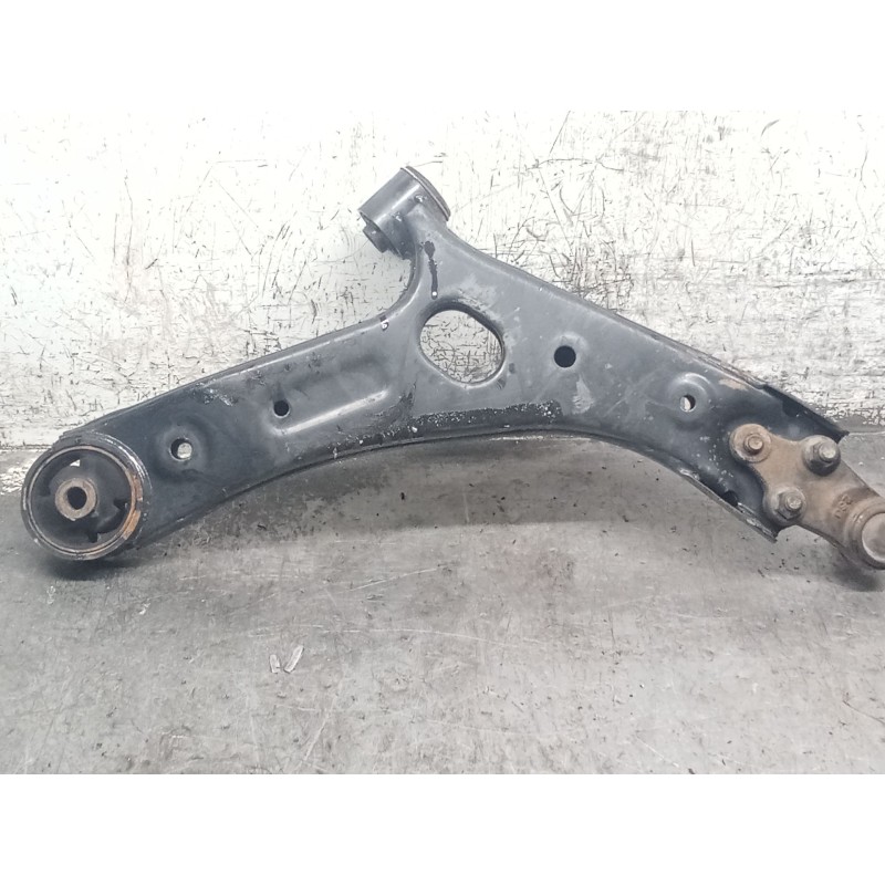 Recambio de brazo suspension inferior delantero izquierdo para kia sportage iii (sl) 1.6 gdi referencia OEM IAM   