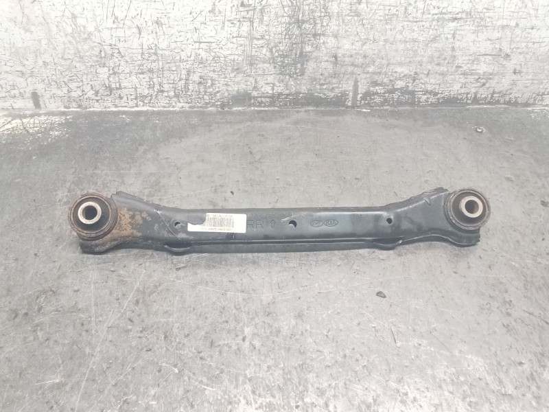 Recambio de brazo suspension inferior trasero derecho para kia sportage iii (sl) 1.6 gdi referencia OEM IAM 551002S050  