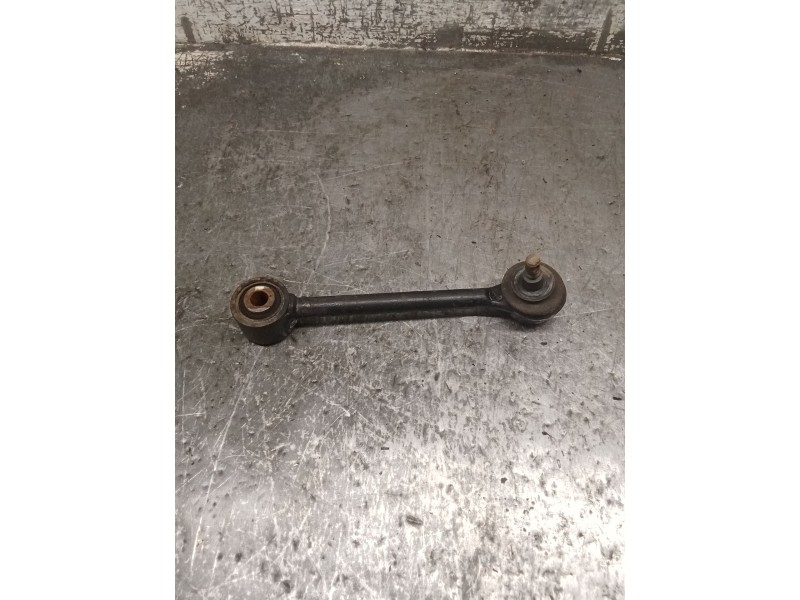 Recambio de brazo suspension superior trasero derecho para kia sportage iii (sl) 1.6 gdi referencia OEM IAM   