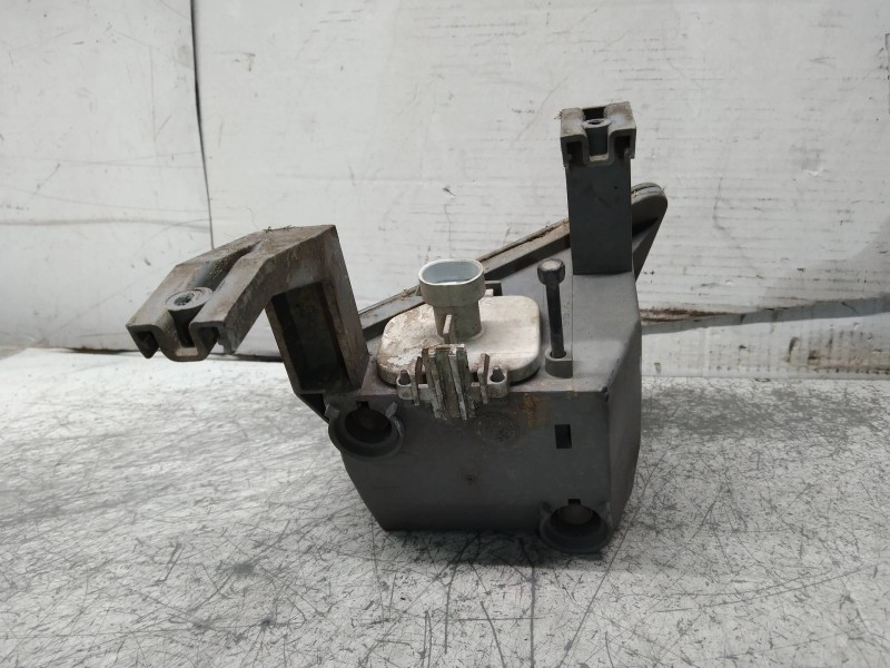 Recambio de faro antiniebla derecho para opel vectra b berlina comfort referencia OEM IAM 90585030  