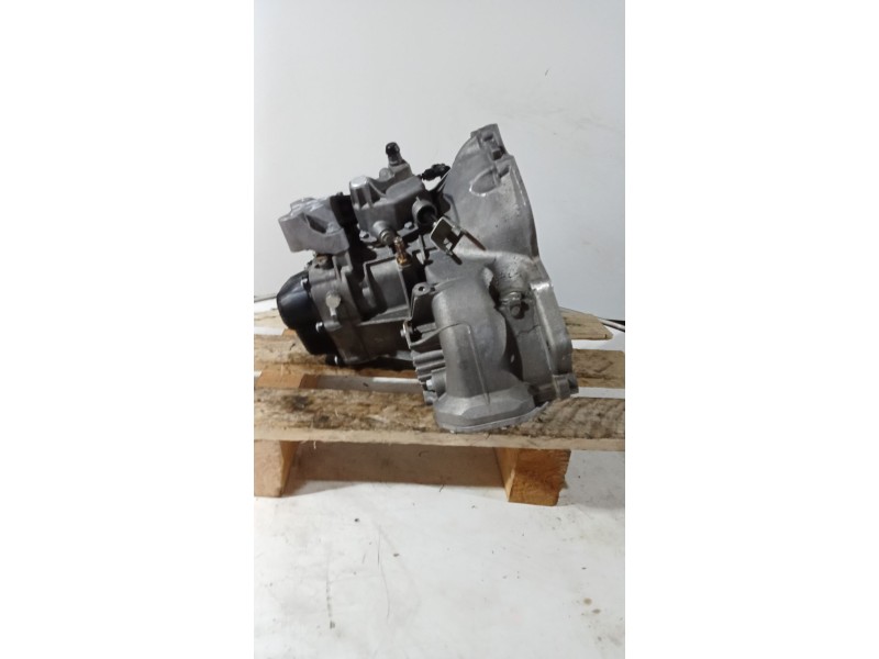 Recambio de caja cambios para opel corsa e (x15) 1.4 (08, 68) referencia OEM IAM A16333884F 5v 