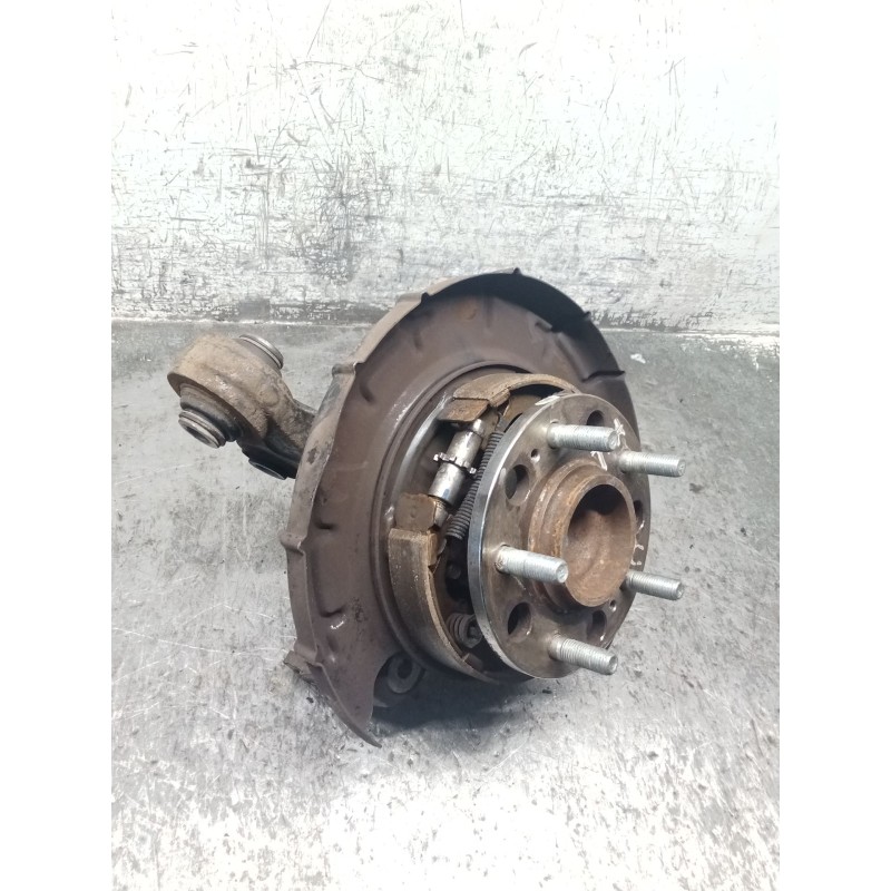Recambio de mangueta trasera izquierda para kia sportage iii (sl) 1.6 gdi referencia OEM IAM 3U800  