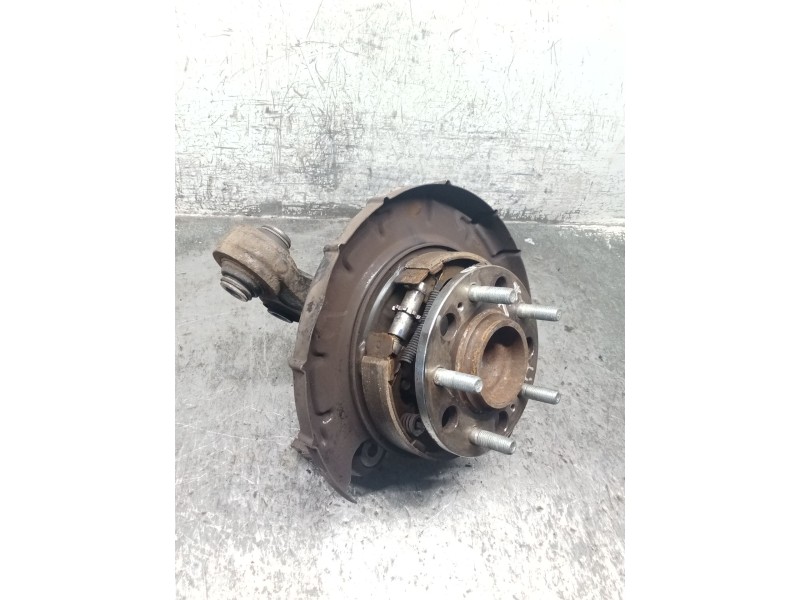 Recambio de mangueta trasera izquierda para kia sportage iii (sl) 1.6 gdi referencia OEM IAM 3U800  