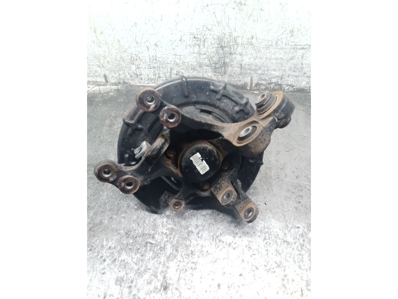 Recambio de mangueta trasera izquierda para kia sportage iii (sl) 1.6 gdi referencia OEM IAM 3U800  