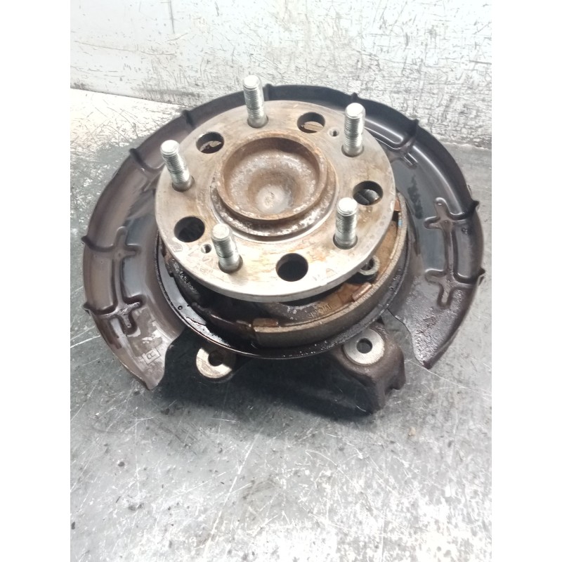 Recambio de mangueta trasera derecha para kia sportage iii (sl) 1.6 gdi referencia OEM IAM 3U800  