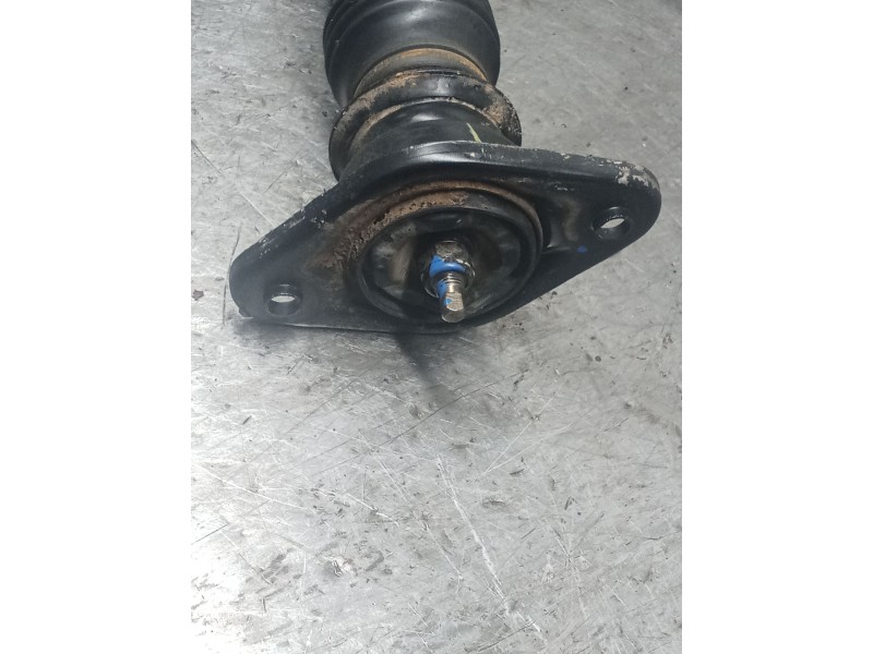 Recambio de amortiguador trasero derecho para kia sportage iii (sl) 1.6 gdi referencia OEM IAM 553003U800  