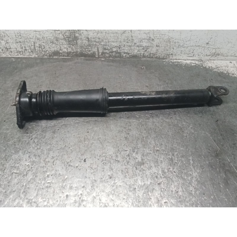 Recambio de amortiguador trasero izquierdo para kia sportage iii (sl) 1.6 gdi referencia OEM IAM 553003U800  