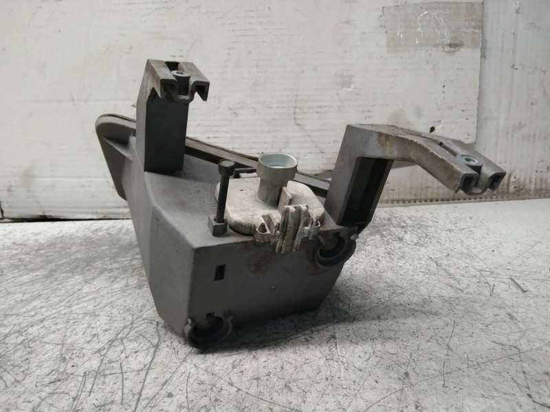 Recambio de faro antiniebla izquierdo para opel vectra b berlina comfort referencia OEM IAM 90585029  