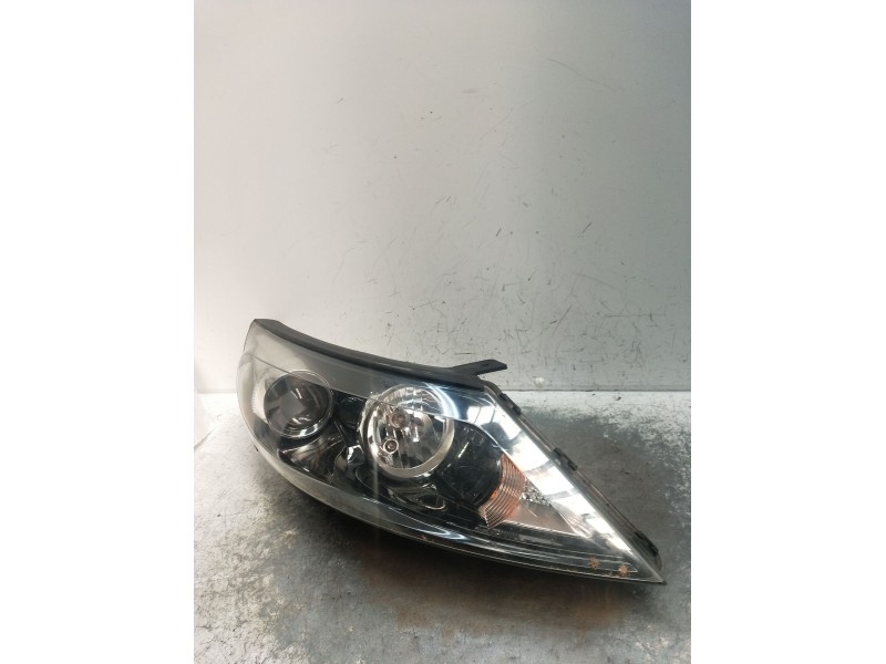 Recambio de faro derecho para kia sportage iii (sl) 1.6 gdi referencia OEM IAM 921023U210  
