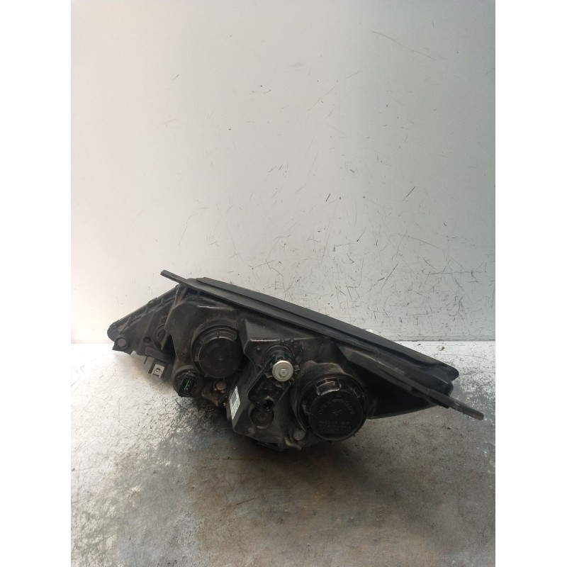 Recambio de faro derecho para kia sportage iii (sl) 1.6 gdi referencia OEM IAM 921023U210  