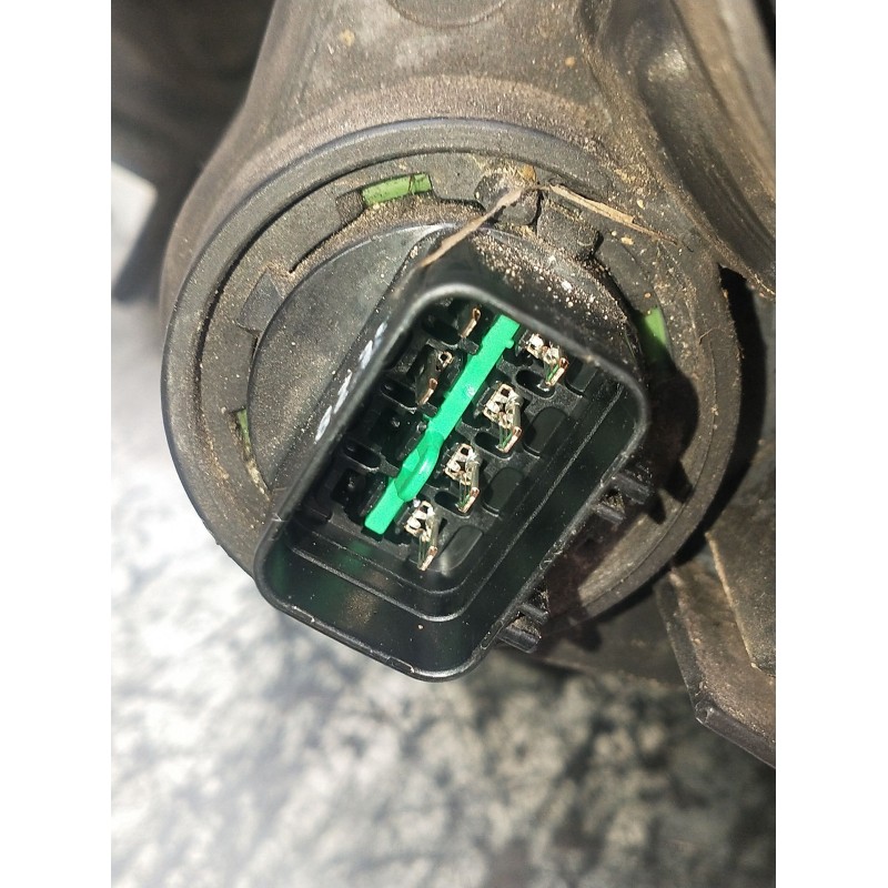 Recambio de faro derecho para kia sportage iii (sl) 1.6 gdi referencia OEM IAM 921023U210  