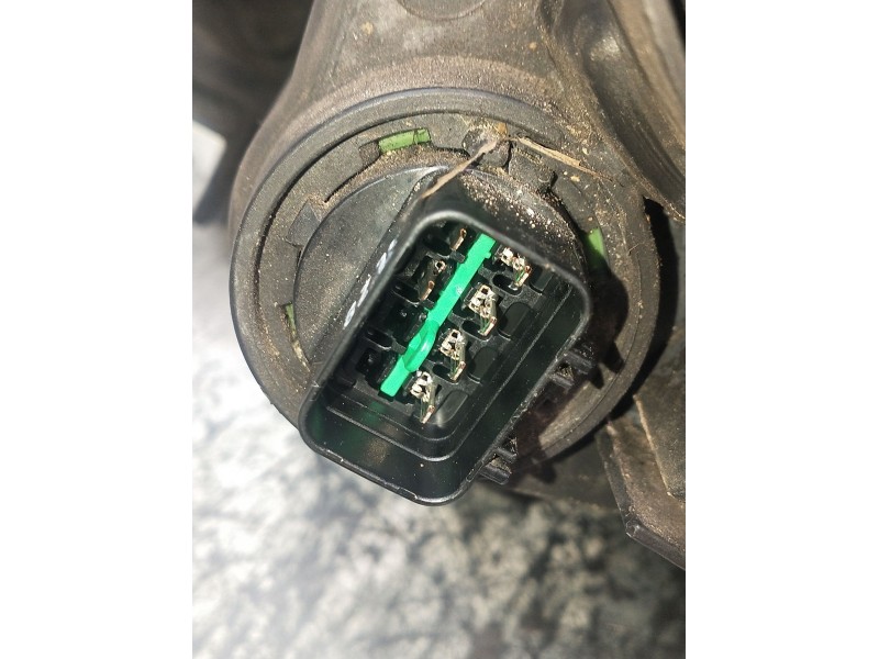 Recambio de faro derecho para kia sportage iii (sl) 1.6 gdi referencia OEM IAM 921023U210  