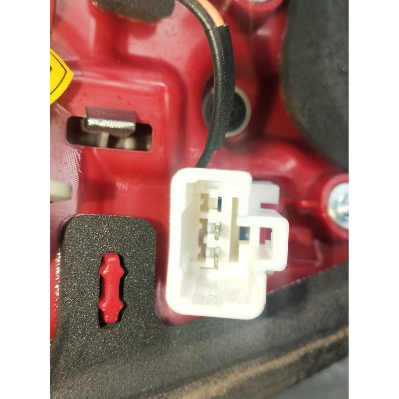 Recambio de piloto trasero izquierdo interior para kia sportage iii (sl) 1.6 gdi referencia OEM IAM   