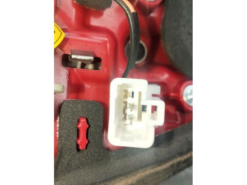 Recambio de piloto trasero izquierdo interior para kia sportage iii (sl) 1.6 gdi referencia OEM IAM   