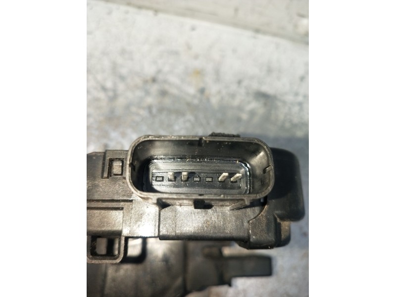 Recambio de motor cierre centralizado trasero izquierdo para kia sportage iii (sl) 1.6 gdi referencia OEM IAM 814103U000 5P 