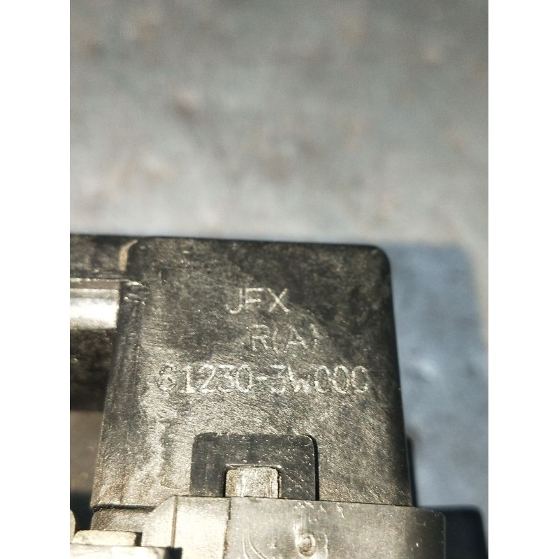 Recambio de motor cierre centralizado porton para kia sportage iii (sl) 1.6 gdi referencia OEM IAM 812303W000 5P 