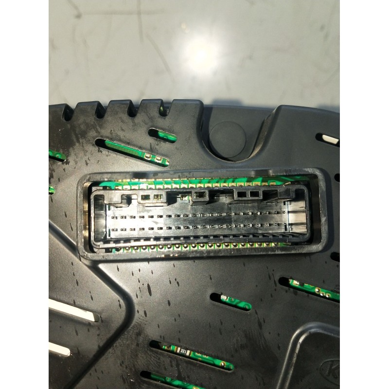Recambio de cuadro instrumentos para kia sportage iii (sl) 1.6 gdi referencia OEM IAM 940233U105  