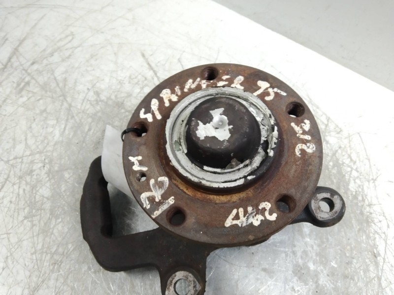 Recambio de mangueta delantera izquierda para mercedes sprinter (w901,w904) caja cerr. 312 d (903.461-462) referencia OEM IAM   