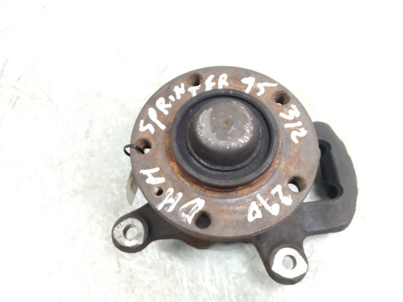 Recambio de mangueta delantera derecha para mercedes sprinter (w901,w904) caja cerr. 312 d (903.461-462) referencia OEM IAM   