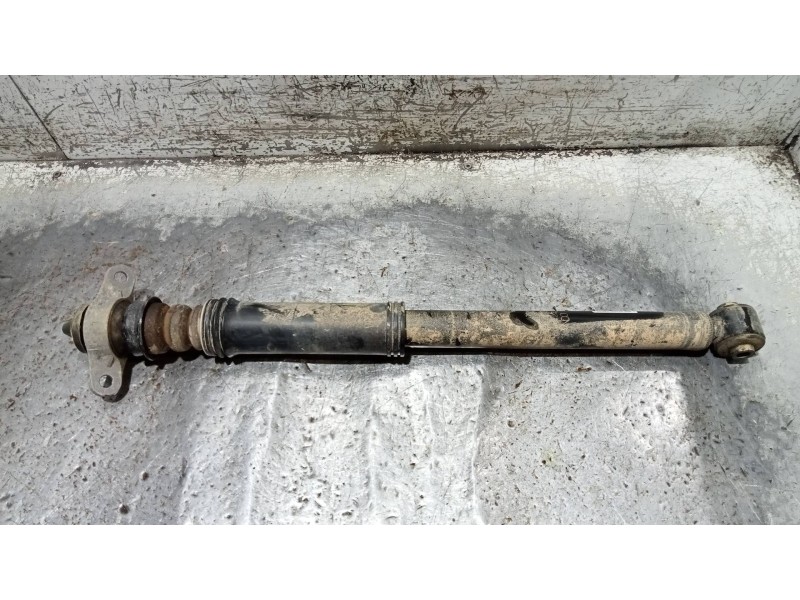 Recambio de amortiguador trasero derecho para kia stonic (ybcuv) business referencia OEM IAM 55300H8600  