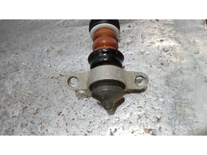 Recambio de amortiguador trasero derecho para kia stonic (ybcuv) business referencia OEM IAM 55300H8600  