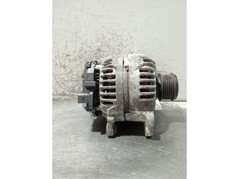 Recambio de alternador para volkswagen golf v variant (1k5) 1.9 tdi referencia OEM IAM 06F903023F 0124525091 