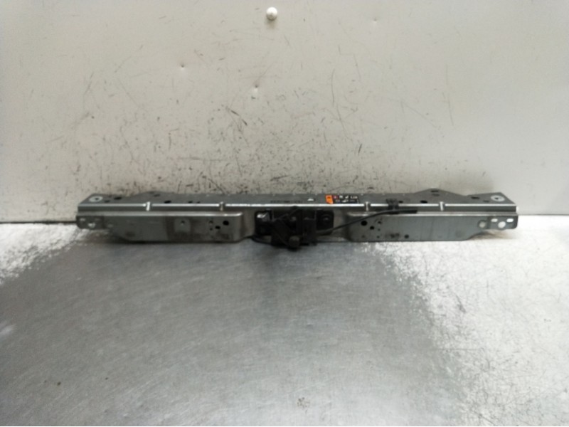 Recambio de panel frontal para opel astra j sedán 1.6 cdti (69) referencia OEM IAM 1367151 14273 