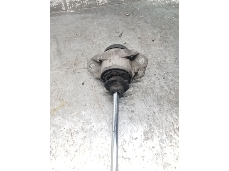 Recambio de amortiguador trasero izquierdo para volkswagen bora i (1j2) 1.9 tdi referencia OEM IAM 19029177  