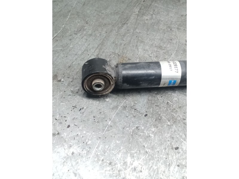 Recambio de amortiguador trasero izquierdo para volkswagen bora i (1j2) 1.9 tdi referencia OEM IAM 19029177  