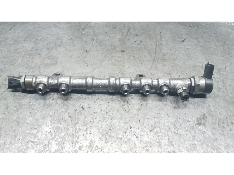 Recambio de rampa inyectora para fiat punto (199) easy referencia OEM IAM 0445214194  