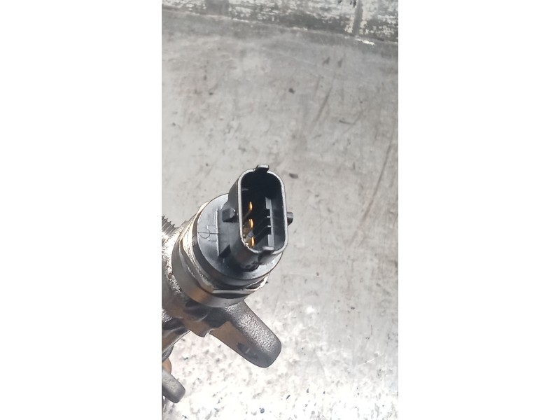 Recambio de rampa inyectora para fiat punto (199) easy referencia OEM IAM 0445214194  