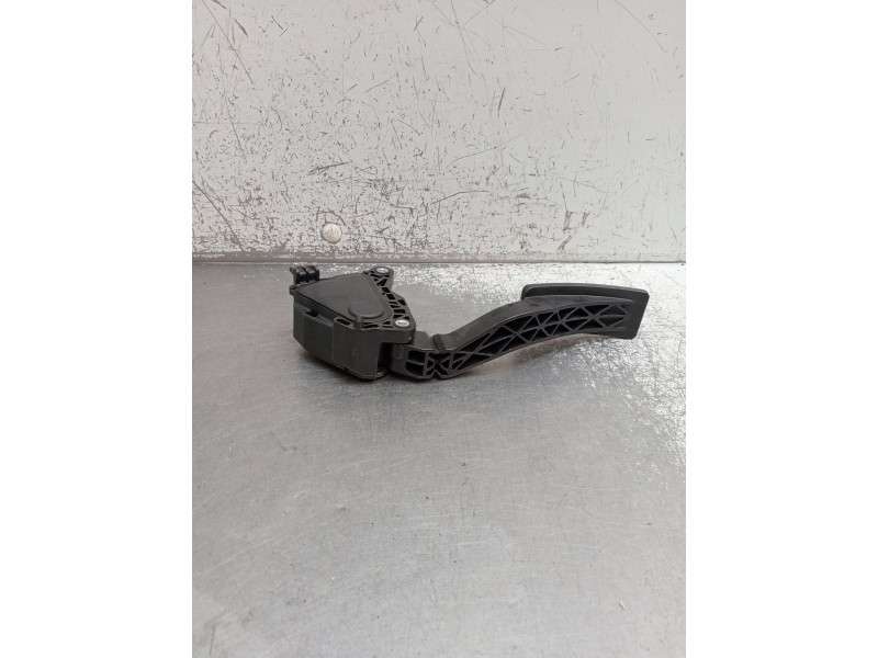 Recambio de potenciometro pedal para dacia spring ev (b6m1) referencia OEM IAM 180100150R 01122C2 