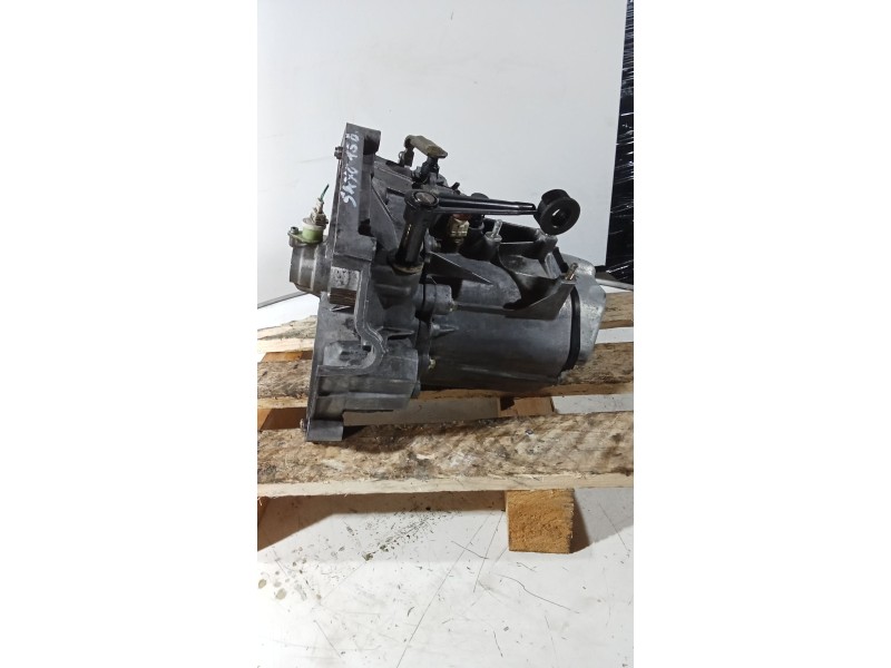 Recambio de caja cambios para citroën saxo (s0, s1) 1.5 d referencia OEM IAM 20CF02 5v 0057717