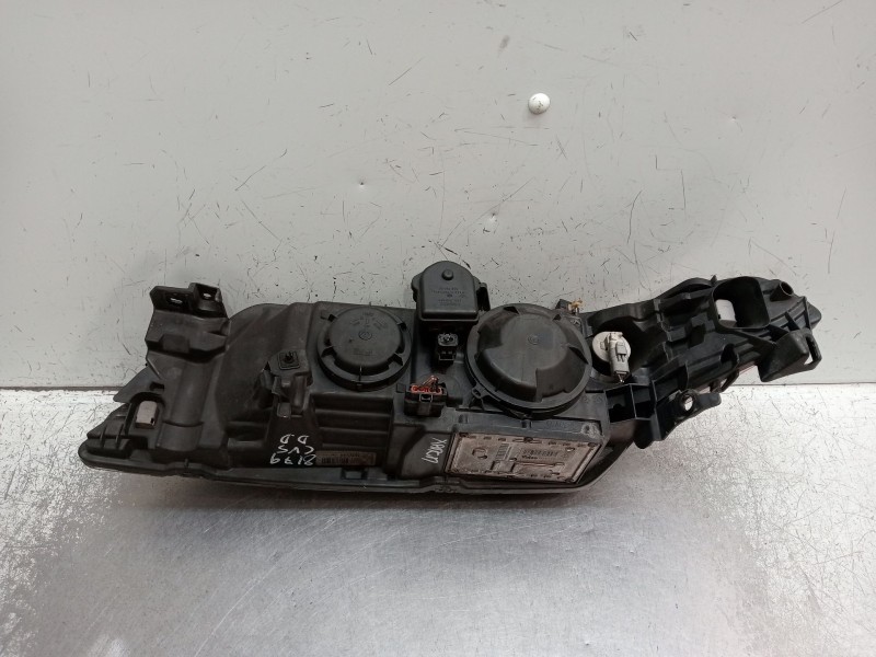 Recambio de faro derecho para renault laguna ii grandtour (kg0/1_) 2.0 16v turbo (kg0s, kg1l, kg03) referencia OEM IAM 820016332