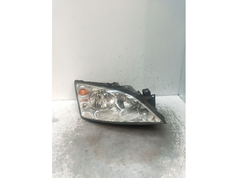 Recambio de faro derecho para ford mondeo iii sedán (b4y) 1.8 16v referencia OEM IAM 0301174202 1S7113005AL 