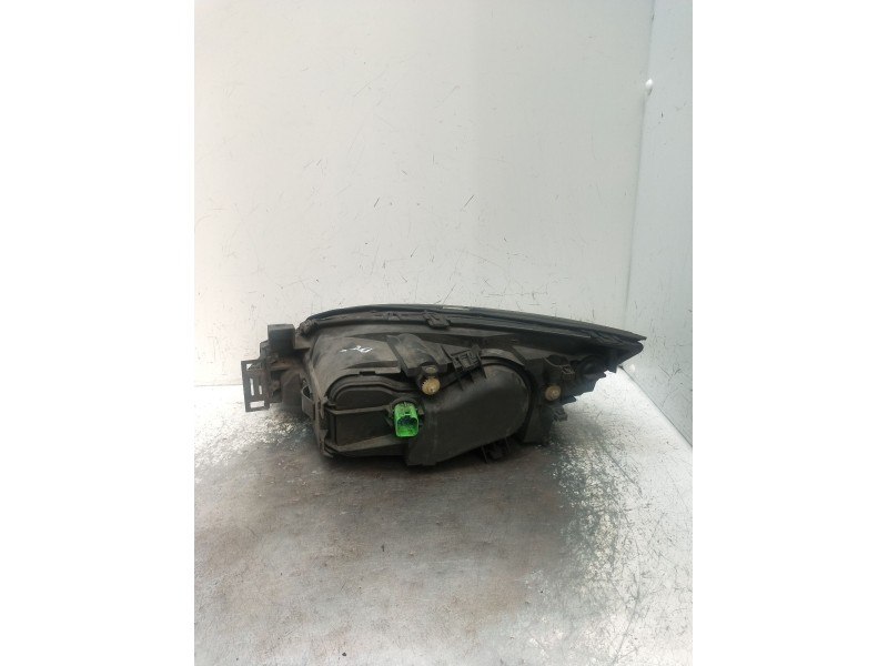 Recambio de faro derecho para ford mondeo iii sedán (b4y) 1.8 16v referencia OEM IAM 0301174202 1S7113005AL 