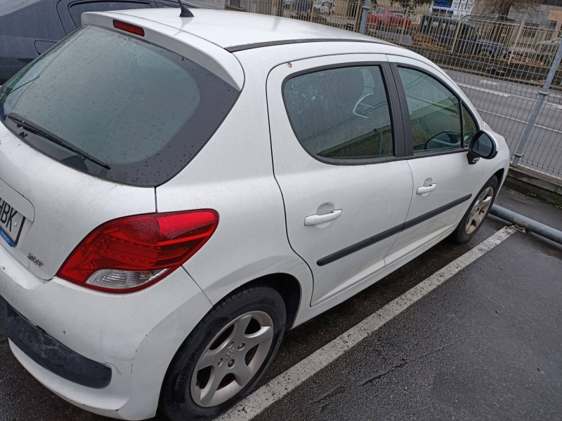 peugeot 207 del año 2011