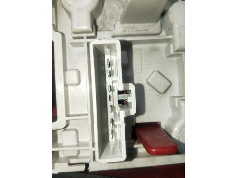 Recambio de piloto trasero izquierdo para ford mondeo iii sedán (b4y) 1.8 16v referencia OEM IAM 3S7113405A  