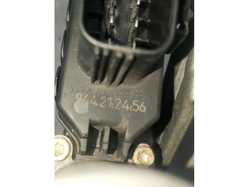 Recambio de elevalunas delantero derecho para ford mondeo iii sedán (b4y) 1.8 16v referencia OEM IAM 250001165 944212456 5P