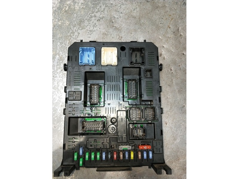 Recambio de caja reles / fusibles para peugeot 5008 (0u_, 0e_) 1.6 hdi referencia OEM IAM 821164872  