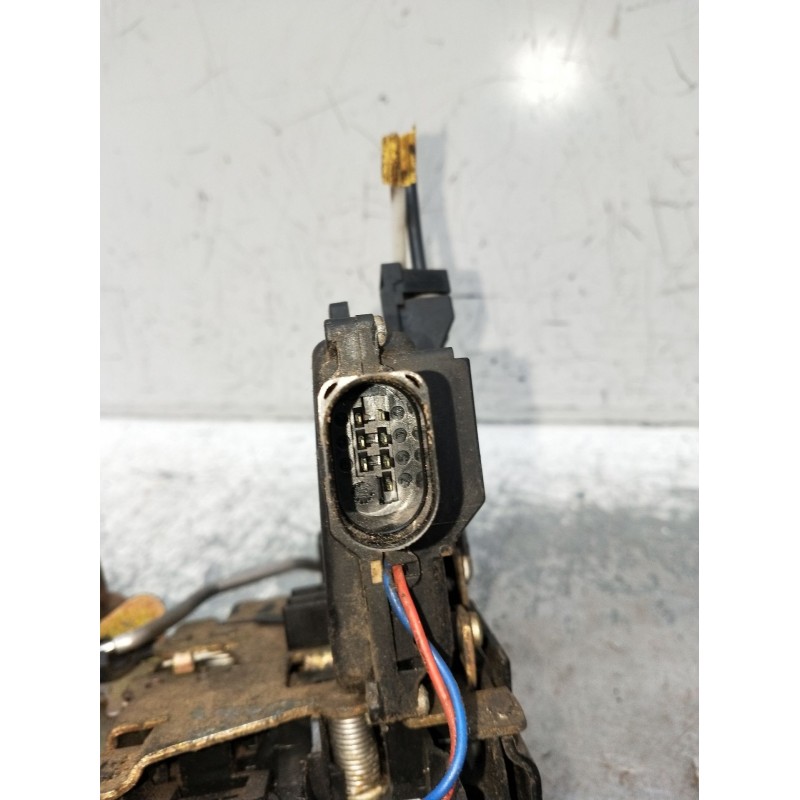 Recambio de motor cierre centralizado trasero derecho para audi a6 c5 (4b2, 4b4) 2.5 tdi referencia OEM IAM  5P 