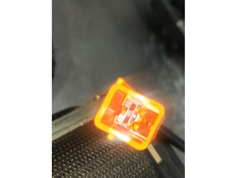 Recambio de juego cinturones delantero para ford mondeo iii sedán (b4y) 1.8 16v referencia OEM IAM 05903X0B 12258Y350 5P