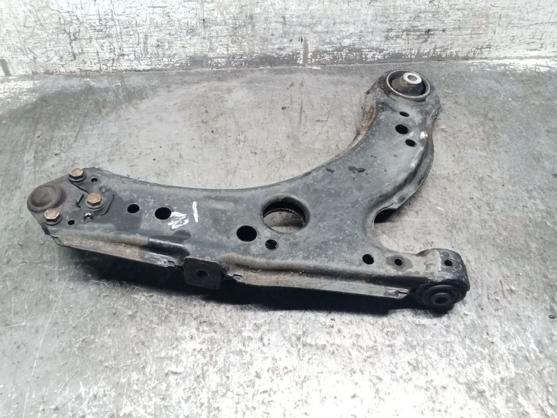 Recambio de brazo suspension inferior delantero izquierdo para volkswagen golf iv (1j1) 1.6 referencia OEM IAM   