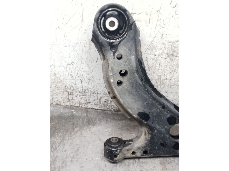 Recambio de brazo suspension inferior delantero derecho para volkswagen golf iv (1j1) 1.6 referencia OEM IAM   