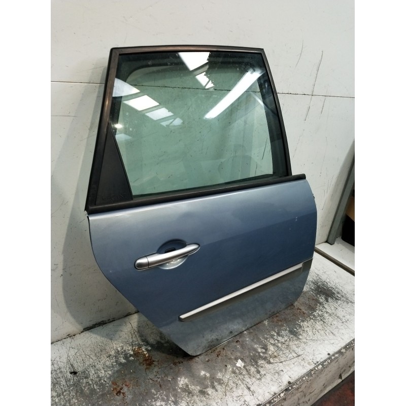 Recambio de puerta trasera derecha para renault grand scénic ii (jm0/1_) 1.9 dci (jm0g, jm12, jm1g, jm2c) referencia OEM IAM  5P