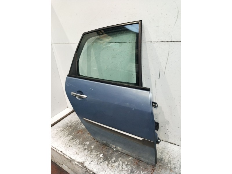Recambio de puerta trasera derecha para renault grand scénic ii (jm0/1_) 1.9 dci (jm0g, jm12, jm1g, jm2c) referencia OEM IAM  5P