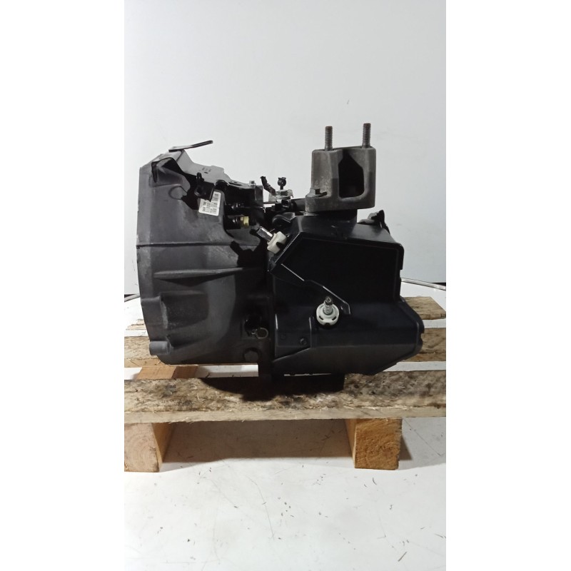 Recambio de caja cambios para ford transit courier b460 furgoneta/monovolumen 1.5 tdci referencia OEM IAM BA6R7002ABG 5v T6TB122
